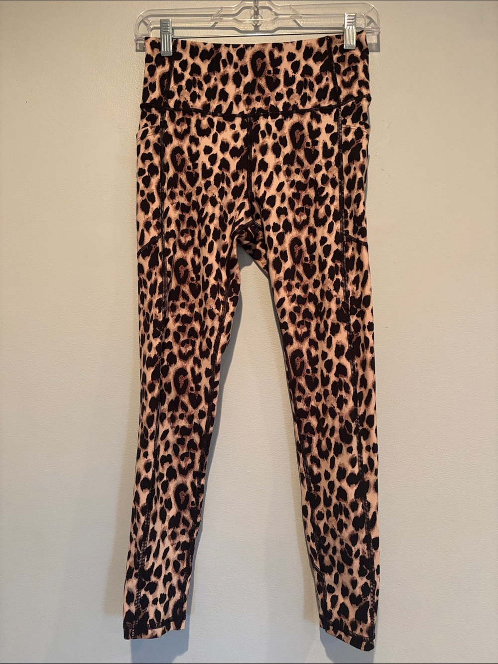 Victoria's Secret Leopard Print Leggings - Brown & Black size 6  24” inseam